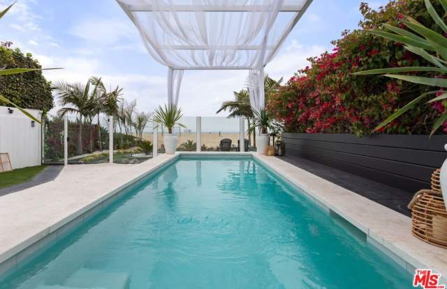 653 Palisades Beach Rd