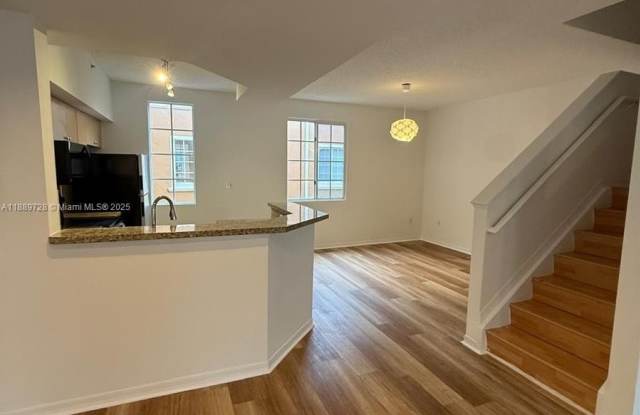 Photo of 2941 NE 185th St