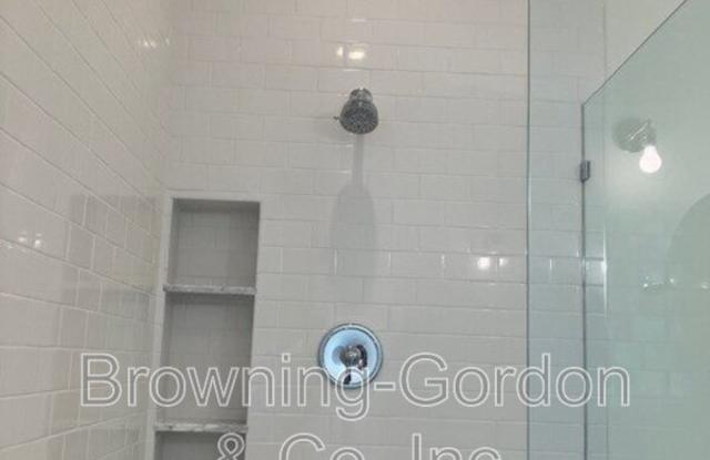 1005 West Eastland Ave.