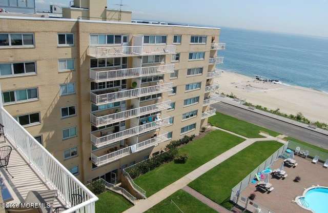 385 Ocean Boulevard unit: 1D