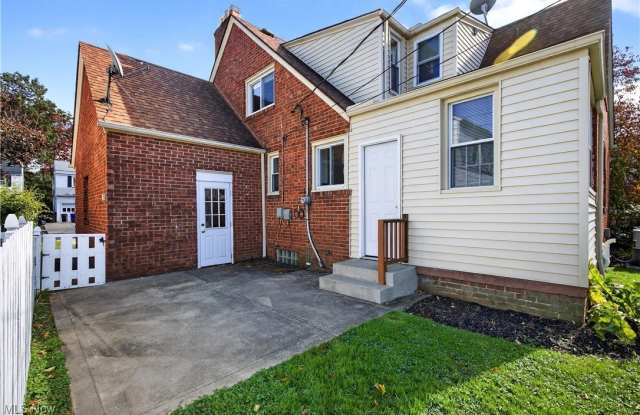 2520 Laurelhurst Road