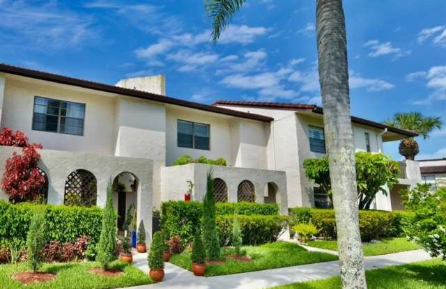 Photo of 8045 Eastlake Dr