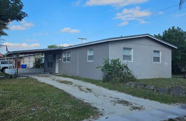 Photo of 701 N 70th Ave