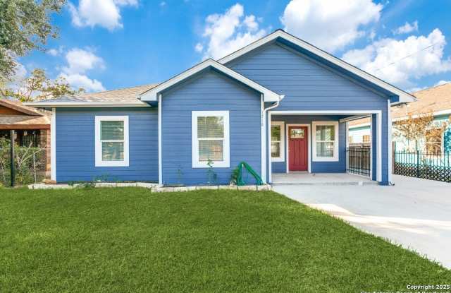 Photo of 1718 W craig place