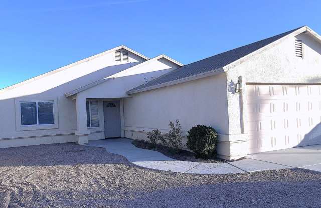 Photo of Charming 3+2 home in the heart of Kingman!