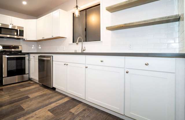 Adorable 2 bedroom 1 Bath Unit for Rent