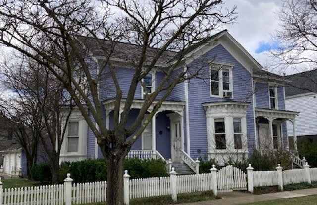 211 Townsend