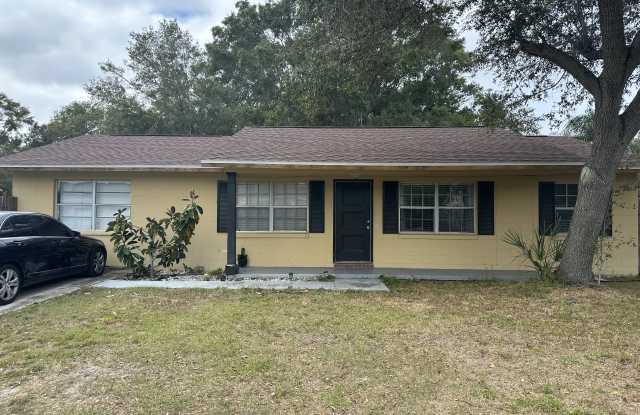 Photo of 913 Maydell Ct