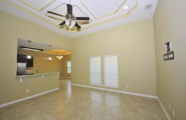15609 Escapade St