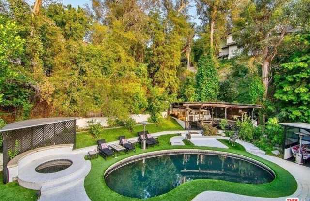 7475 Mulholland Dr photos photos