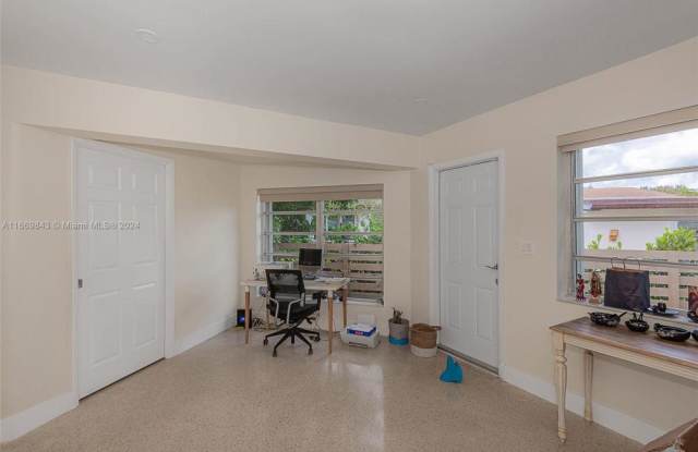 Photo of 224 S 57th Ave