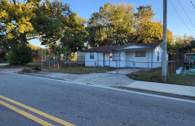 2208 W 13th St #room Rental