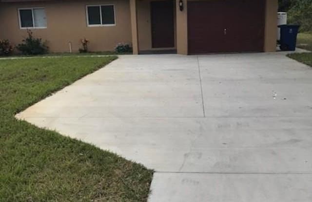 5219 29th ST SW - 5219 29th St SW, Lehigh Acres, FL 33973