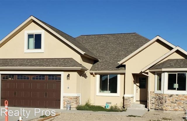 310 Ben's Way - 310 Bens Way, Fernley, NV 89408