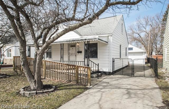 24728 HOPKINS Street - 24728 Hopkins Street, Dearborn Heights, MI 48125