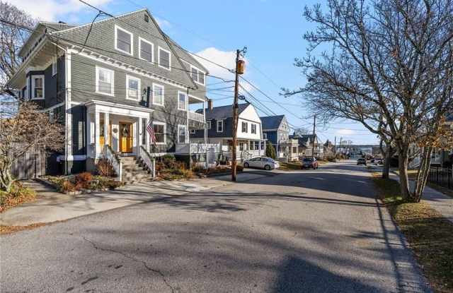 73 Bayside Avenue unit: 1