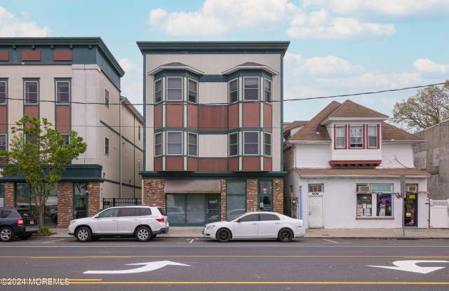 908 Main Street