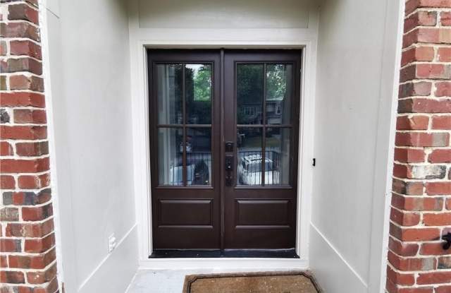 2411 Magnolia Springs Court NE