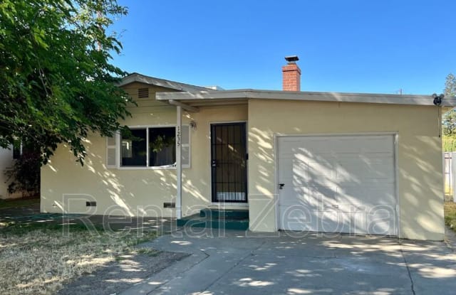 1235 W 9th Street - 1235 West 9th Street, Merced, CA 95341