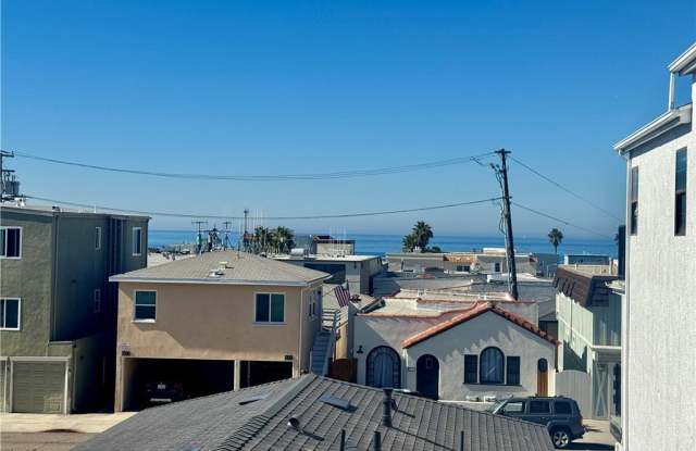 Photo of 908 Manhattan Avenue