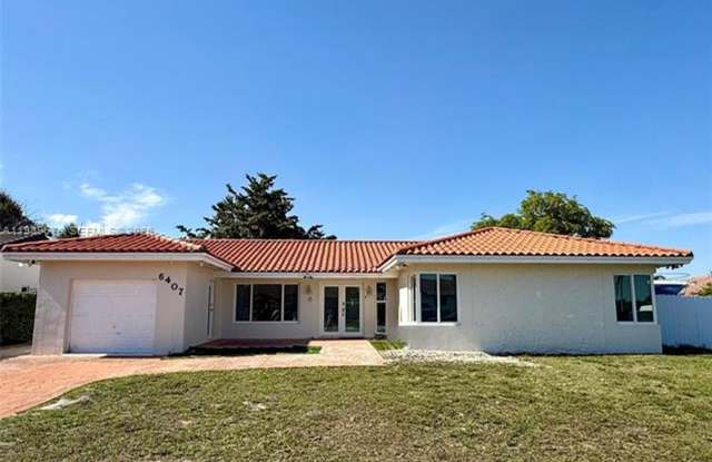 6407 NW 199th Ln HIALEAH, FL 33015
