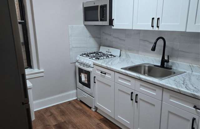 Photo of 72-34 Austin Street unit: B6