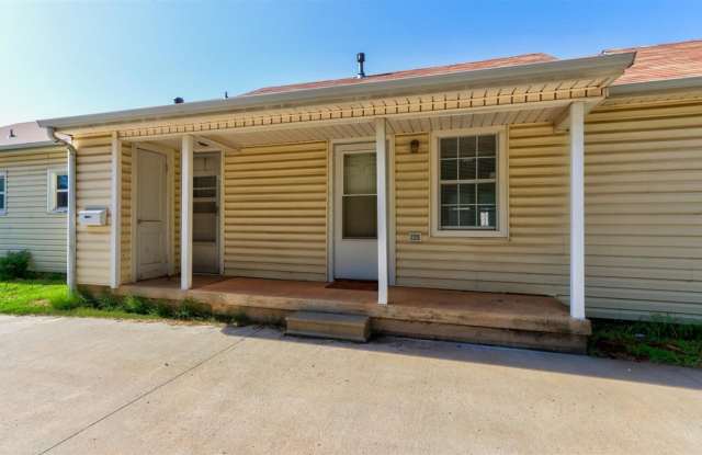 205 1/2 S Duck Street