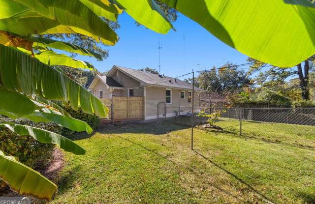 1416 Woodland Hills Drive NE