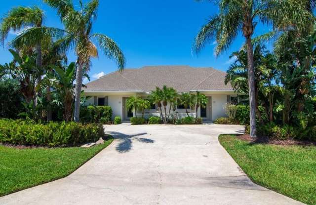 907 Live Oak Road