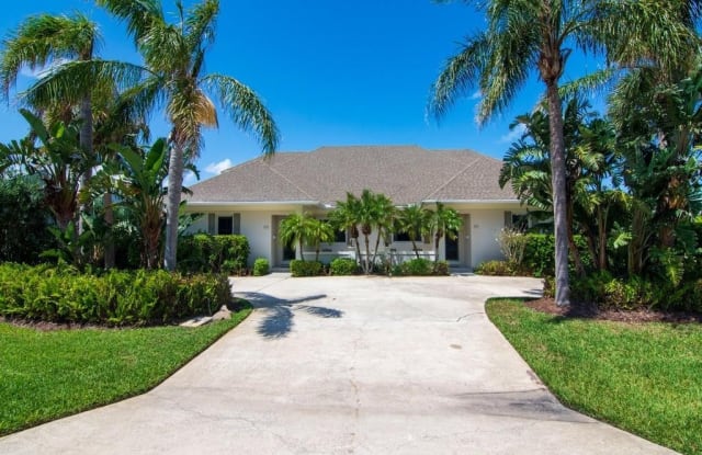 907 Live Oak Road - 907 Live Oak Road, Vero Beach, FL 32963