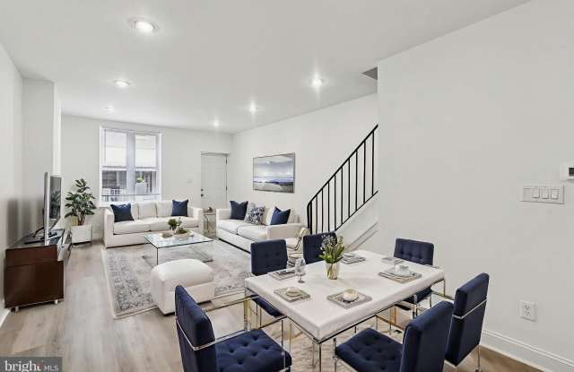 Photo of 1761 N NEWKIRK Street