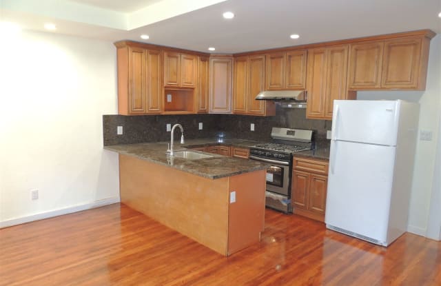 340 Lenox Ave Apt 2A - 340 Lenox Avenue, Oakland, CA 94610