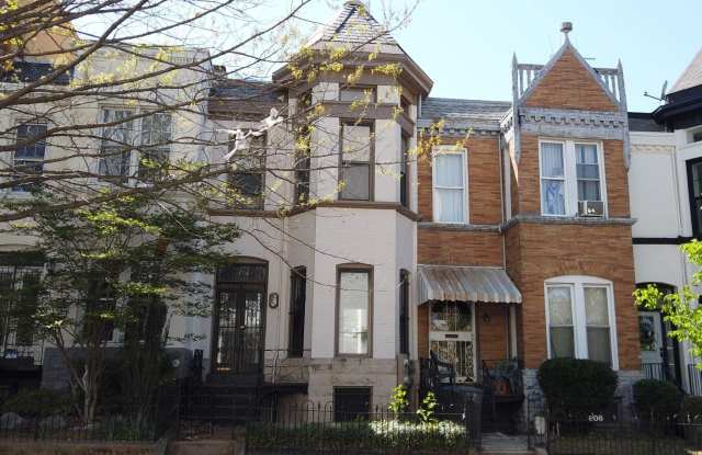 604-9TH NE 9TH Street NE