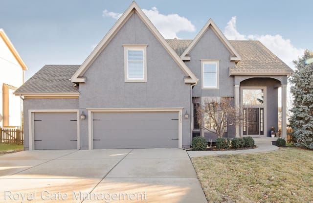 14513 Floyd St - 14513 Floyd Street, Overland Park, KS 66223