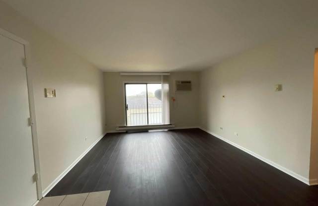 202 N Waters Edge Drive