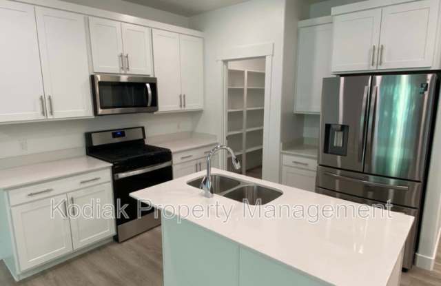 1087 N 1840 W