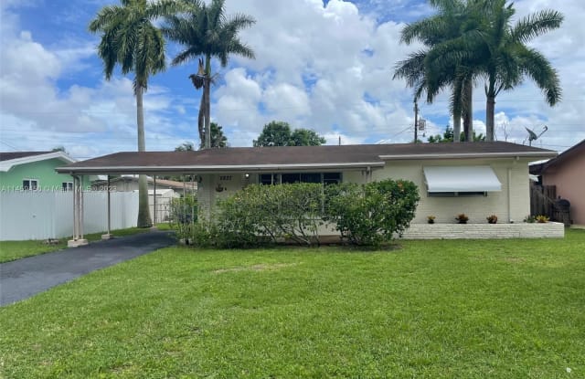 2837 Arcadia Dr - 2837 Arcadia Drive, Miramar, FL 33023