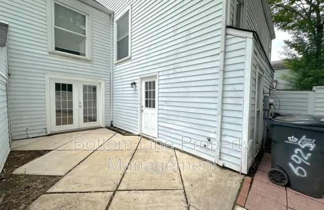 Photo of 6925 Stonington Ln
