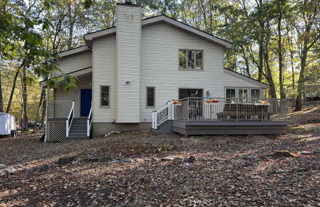 Photo of 1319 Burnside Terrace