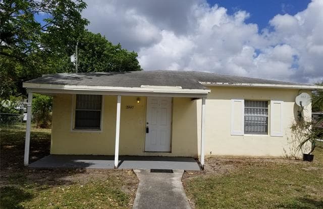 2441 NW 152nd St - 2441 Northwest 152nd Street, Miami Gardens, FL 33054