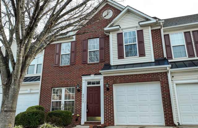 Charming 3BR Townhome in Sought-After Harrisburg Town Center