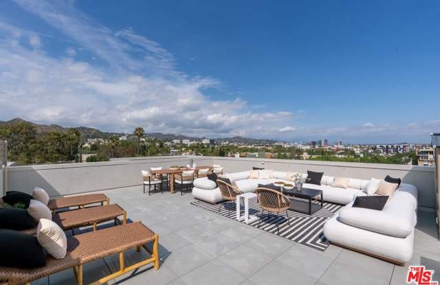 7428 Santa Monica Blvd