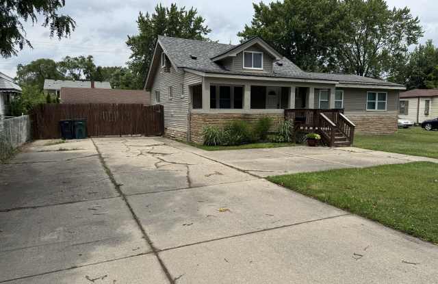 Photo of 1303 East Thirteen Mile Road