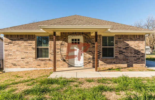 3200 N 17th St - 3200 North 17th Street, Waco, TX 76708