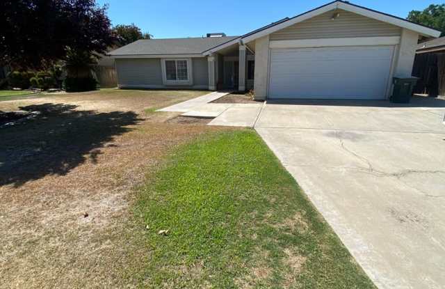 Photo of 4601 Glengary Place 3+2 in Southwest Bakersfield With Pool