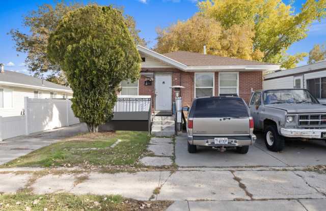 2869 Cyprus Ln - DOWN