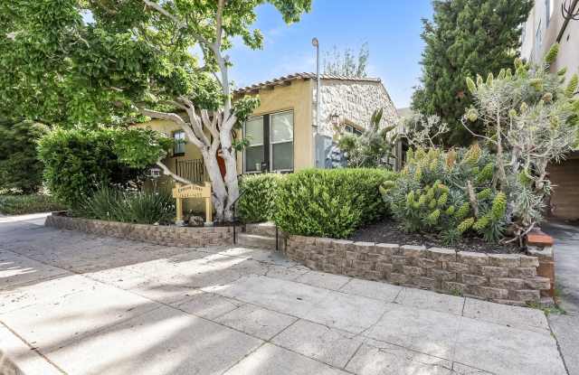 Beautifully Renovated Berkeley Unit!
