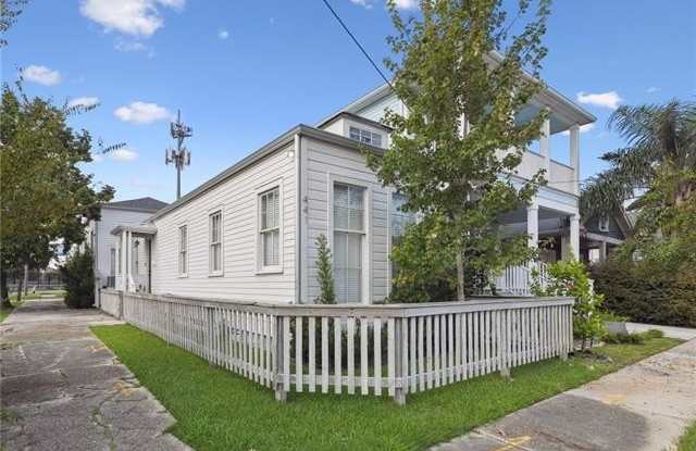 441 S BERNADOTTE Street