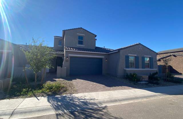 Newer Build 3 Bed/2.5 Bath with Loft at I-10 and North on Litchfield Rd