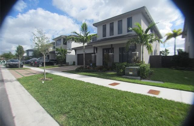 15463 NW 88th Ave - 15463 NW 88th Ave, Miami Lakes, FL 33018